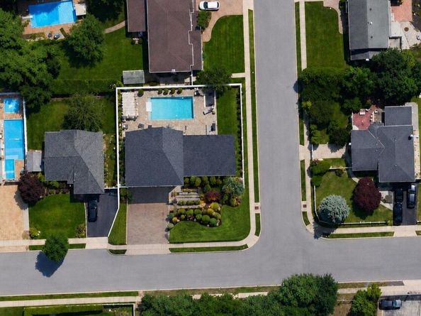 9 Florgate Road, Farmingdale NY 11735