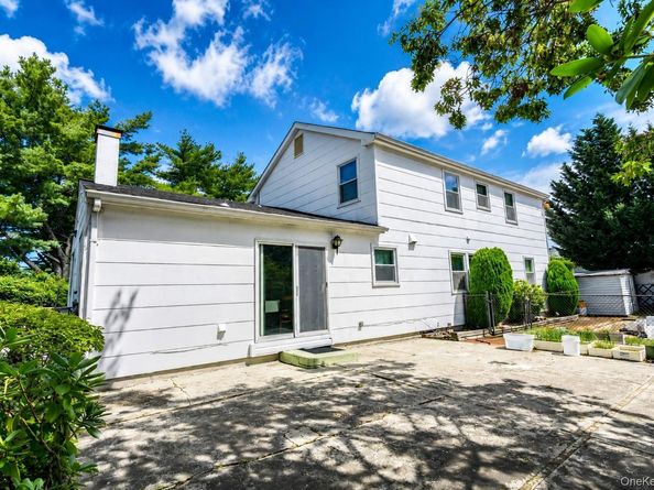 30 Segatogue Lane, South Setauket NY 11720