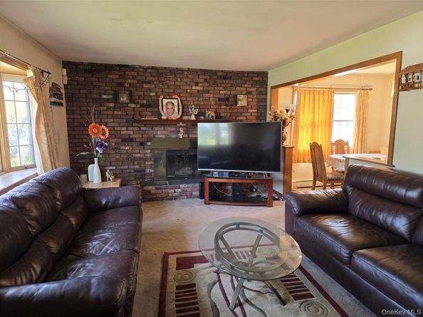 147 Miller Road, Hicksville NY 11801
