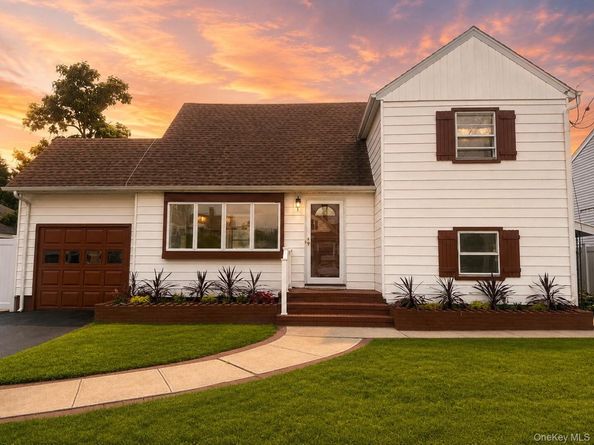 984 Hayes Street, Baldwin NY 11510