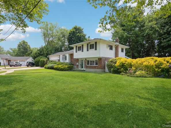 7 Ebb Court, Commack NY 11725