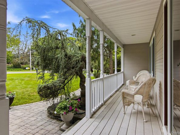 151 Gnarled Hollow Road, East Setauket NY 11733