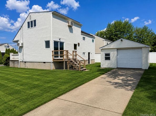 49 Noble Street, North Babylon NY 11703