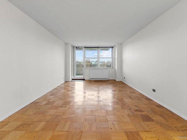 4140 Union Street 6R, Flushing NY 11355