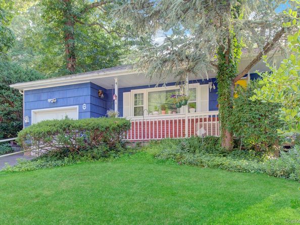 6 Hilton Court, Huntington NY 11743