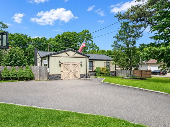 1010 Sipp Avenue, Medford NY 11763
