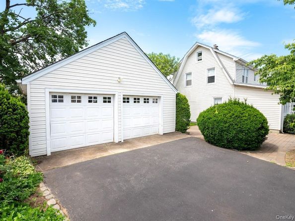 34 Remsen Avenue, Valley Stream NY 11580