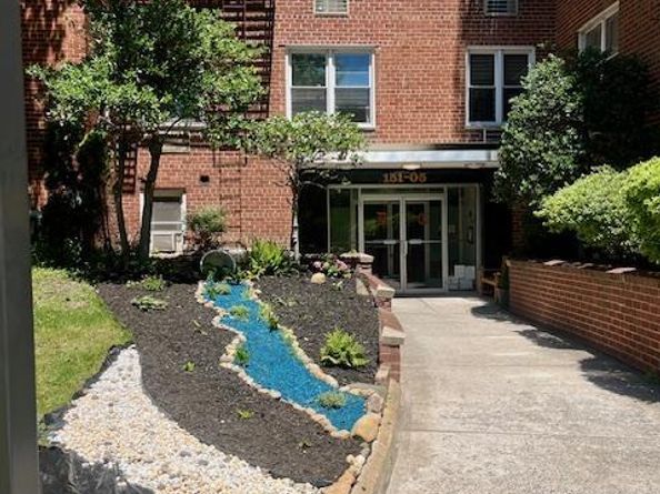 15105 Cross Island Parkway 1D, Whitestone NY 11357