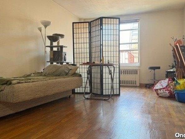 142-05 Roosevelt Avenue 721, Flushing NY 11354