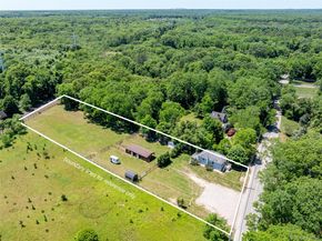 2 North Street, Manorville NY 11949