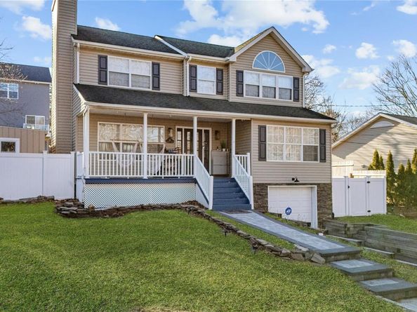 62 Sunburst Drive, Rocky Point NY 11778