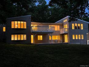 60 Winston Drive, Smithtown NY 11787