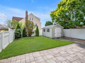 309 Marcellus Road, Mineola NY 11501