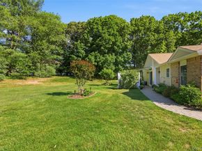 10 Pheasant Trail, Coram NY 11727
