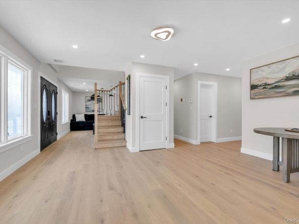 22 Miller Circle, Hicksville NY 11801