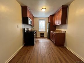 2080 Barnes Avenue 5B, Bronx NY 10462