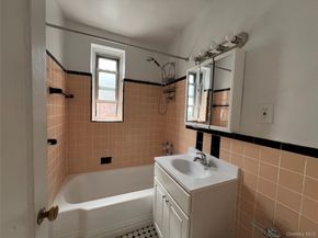 2080 Barnes Avenue 5B, Bronx NY 10462