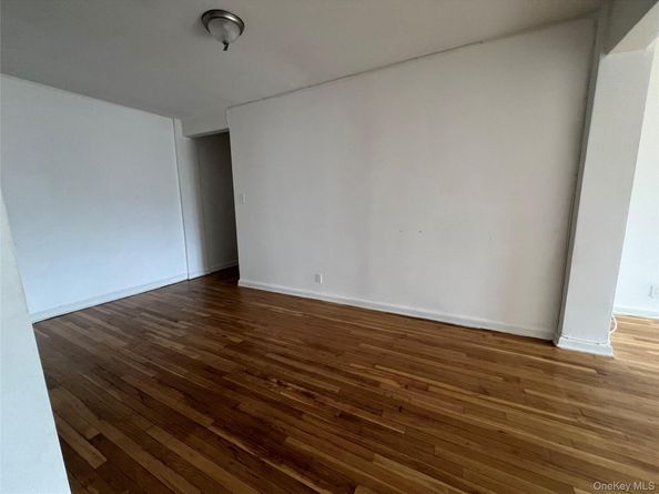 2080 Barnes Avenue 5B, Bronx NY 10462