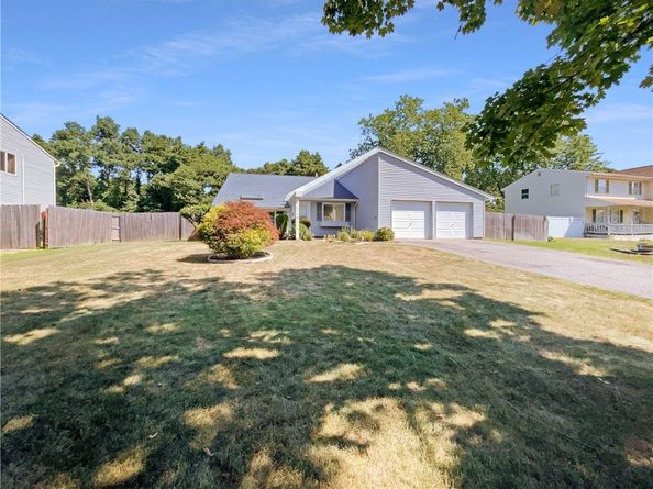 359 Jamaica Avenue, Medford NY 11763