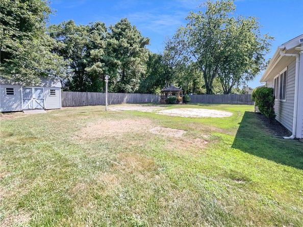 359 Jamaica Avenue, Medford NY 11763