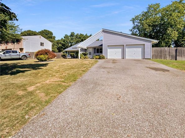 359 Jamaica Avenue, Medford NY 11763