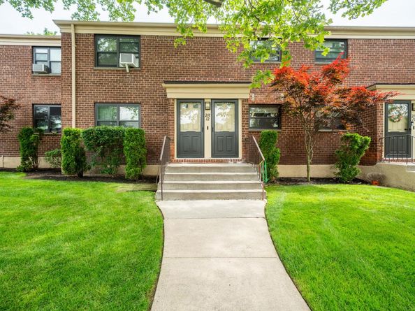 218-12 73rd Avenue 401A1, Oakland Gardens NY 11364