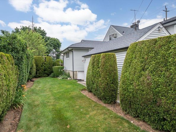1901 New Hyde Park Road, New Hyde Park NY 11040