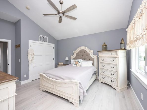 390 E Shore Road, Lindenhurst NY 11757