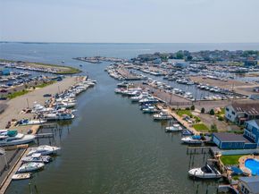 390 E Shore Road, Lindenhurst NY 11757