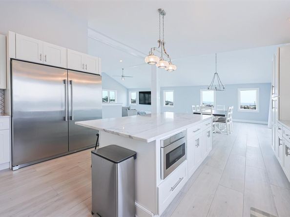 390 E Shore Road, Lindenhurst NY 11757