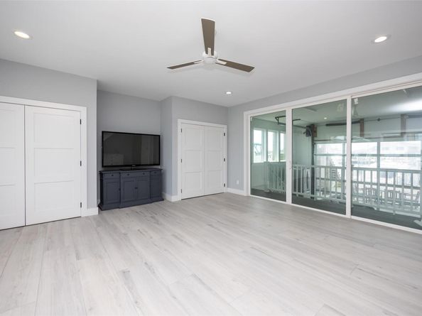 390 E Shore Road, Lindenhurst NY 11757