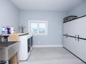 390 E Shore Road, Lindenhurst NY 11757