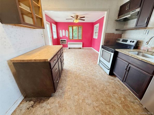 449 N Indiana Avenue, Lindenhurst NY 11757