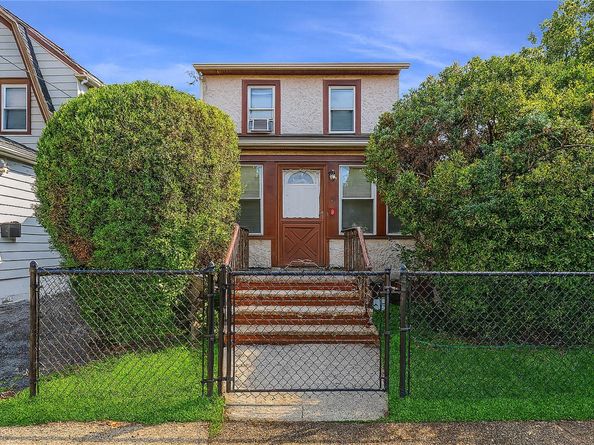 110 Buscher Avenue, Valley Stream NY 11580