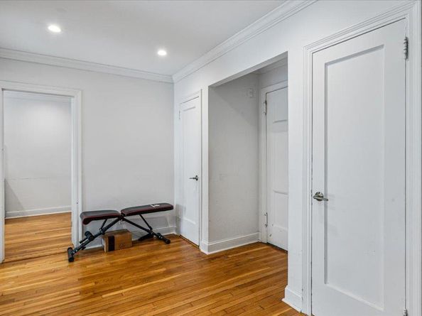 90 Knightsbridge Road H 1, Great Neck NY 11021