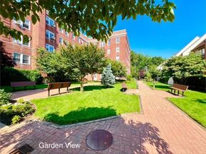 90 Knightsbridge Road H 1, Great Neck NY 11021