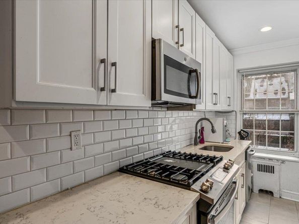 90 Knightsbridge Road H 1, Great Neck NY 11021