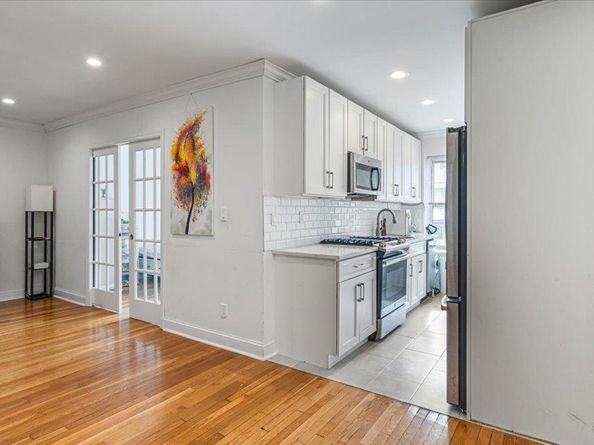 90 Knightsbridge Road H 1, Great Neck NY 11021