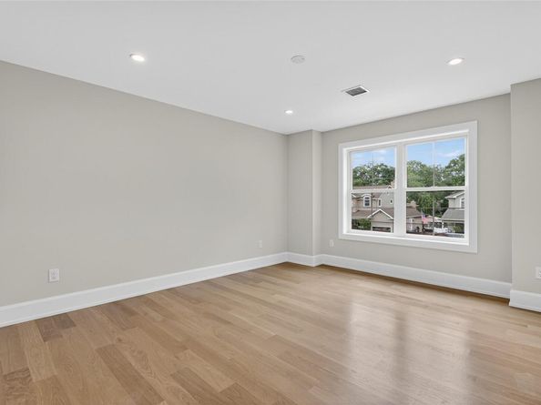 1585 Dewey Avenue, Bellmore NY 11710