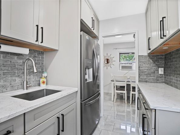 1001 Shore Parkway 2B, Brooklyn NY 11228