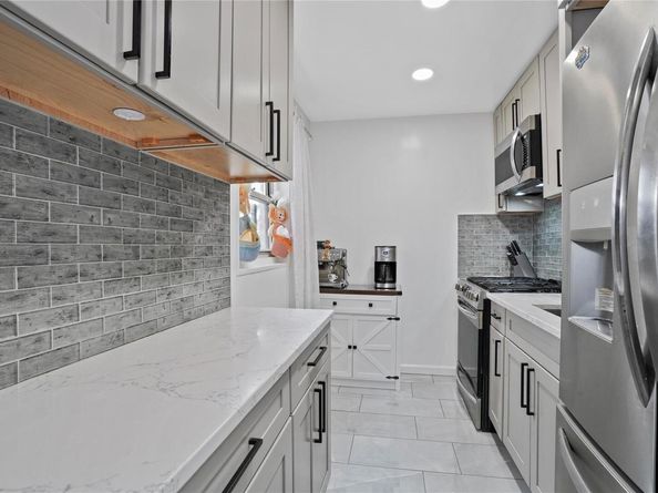 1001 Shore Parkway 2B, Brooklyn NY 11228