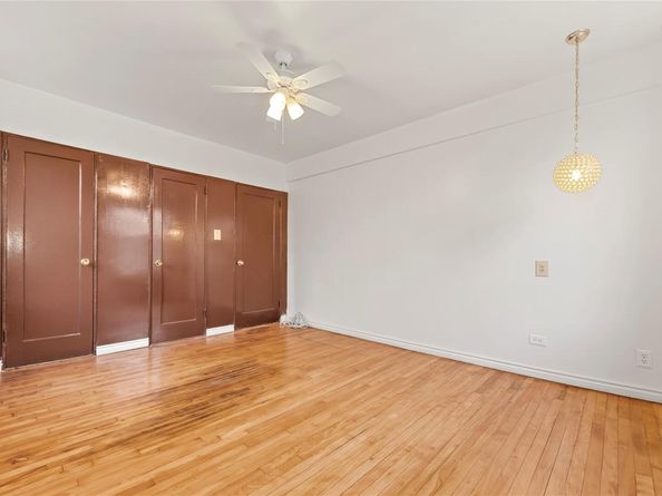 3920 52nd st 2g, Woodside NY 11377