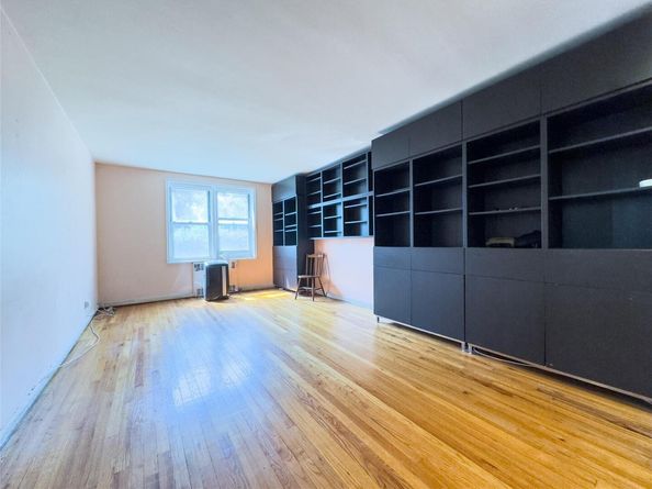 5615 SW Netherland Avenue SE 1E, Bronx NY 10471