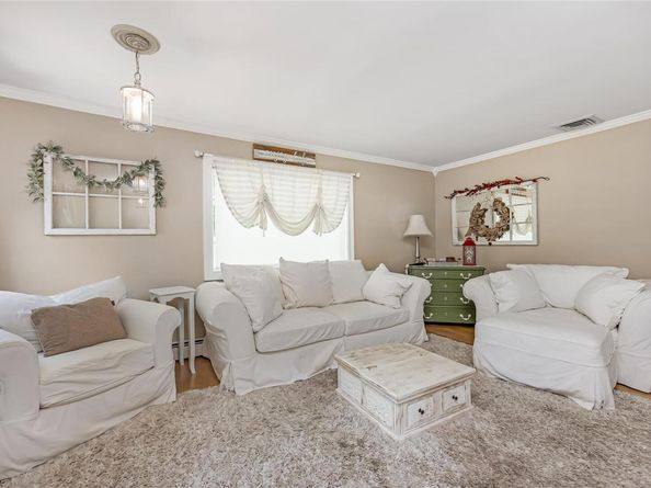 115 Wood Lane, Hauppauge NY 11788