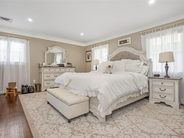 115 Wood Lane, Hauppauge NY 11788