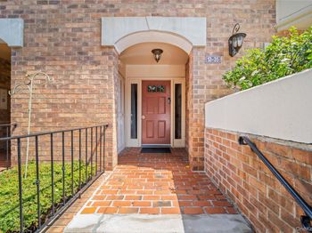 12-35 Robin Lane
