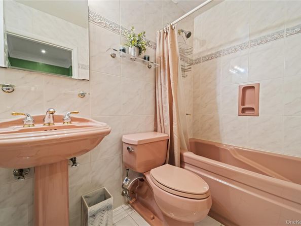 12-35 Robin Lane Upper, Bayside NY 11360