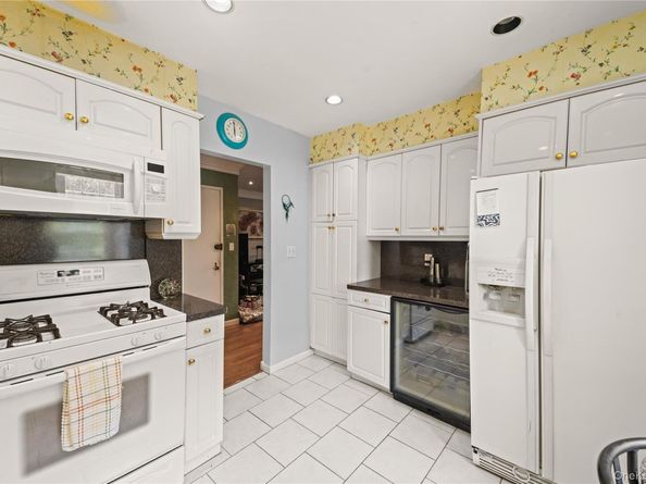 12-35 Robin Lane Upper, Bayside NY 11360