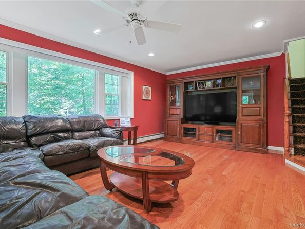 495 Quaker Road, Chappaqua NY 10514