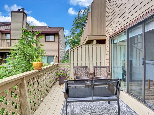 31 The Glen, #31 31, Glen Head NY 11545